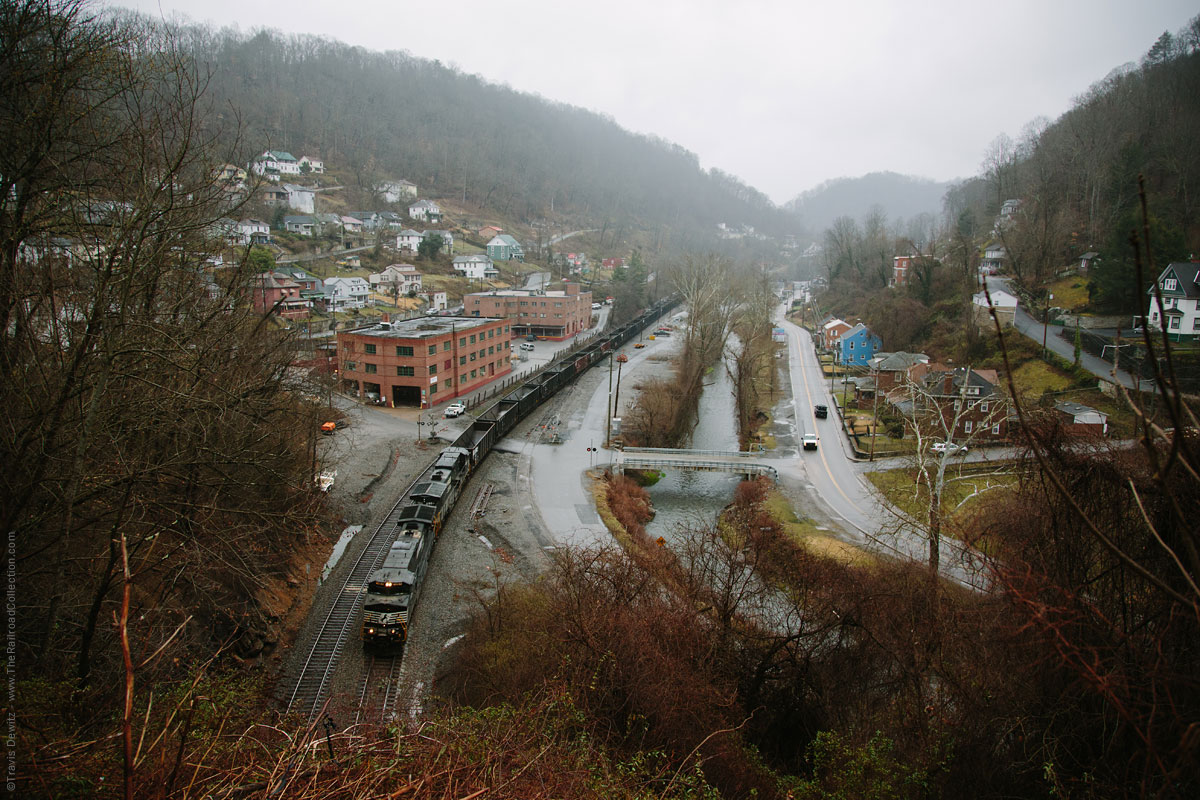 Railroad Photography of Travis Dewitz