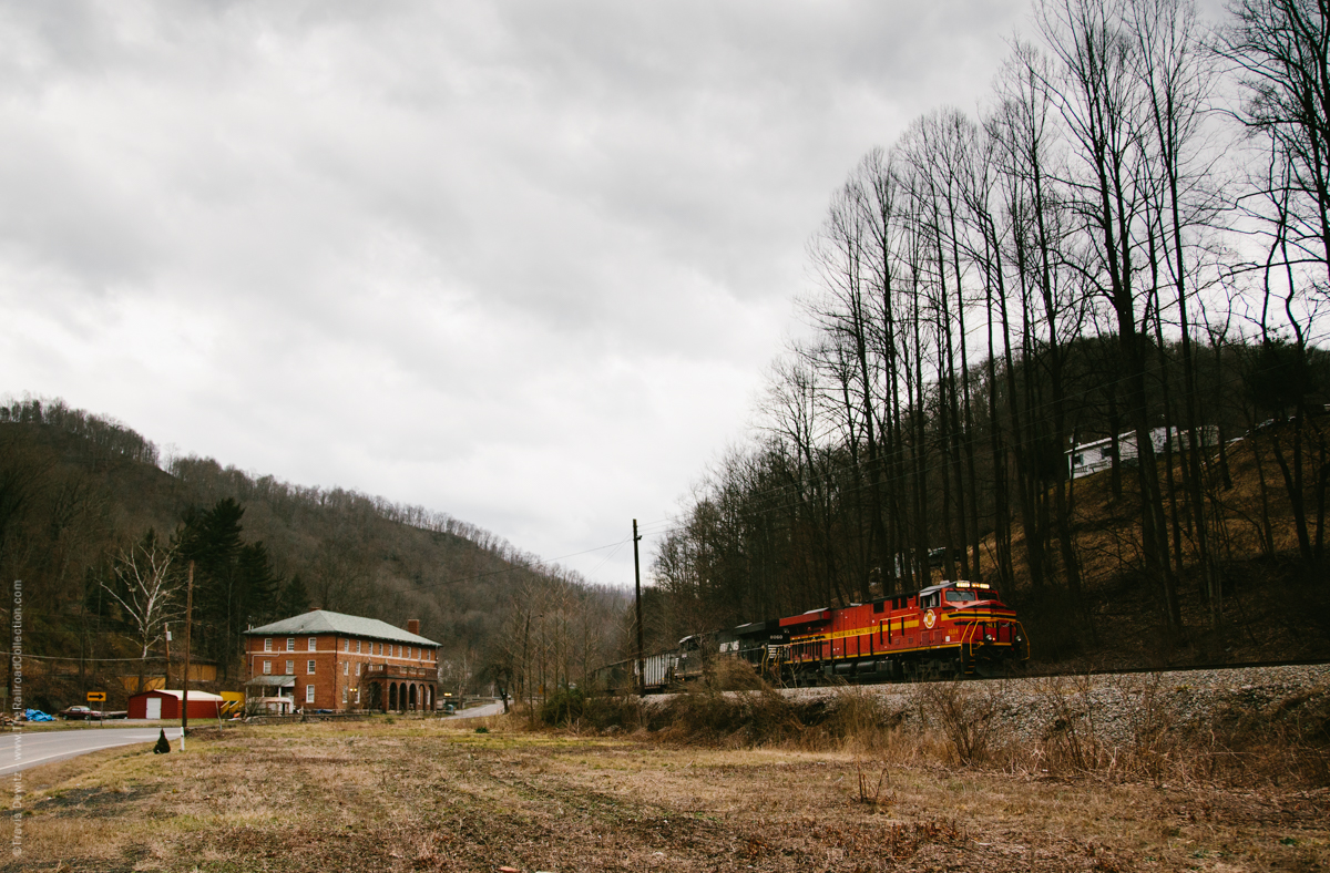 Norfolk Southern Heritage - Landgraff, WV