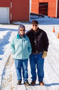 elderly-couple-red-farm-geneva-il-5144