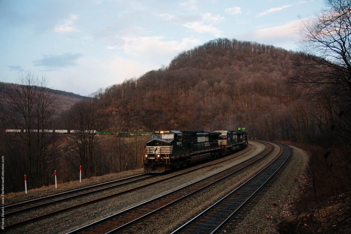 ns-9507-intermodal-sunrise-horseshoe-curve-altoona-pa-4059