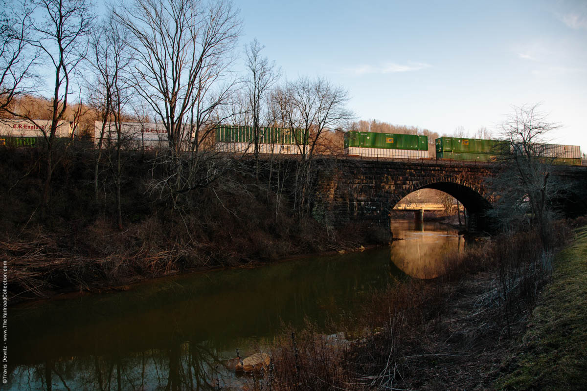 ns-intermodal-emp-west-slope-conemaugh-river-sunset-summerhill-pa-3722
