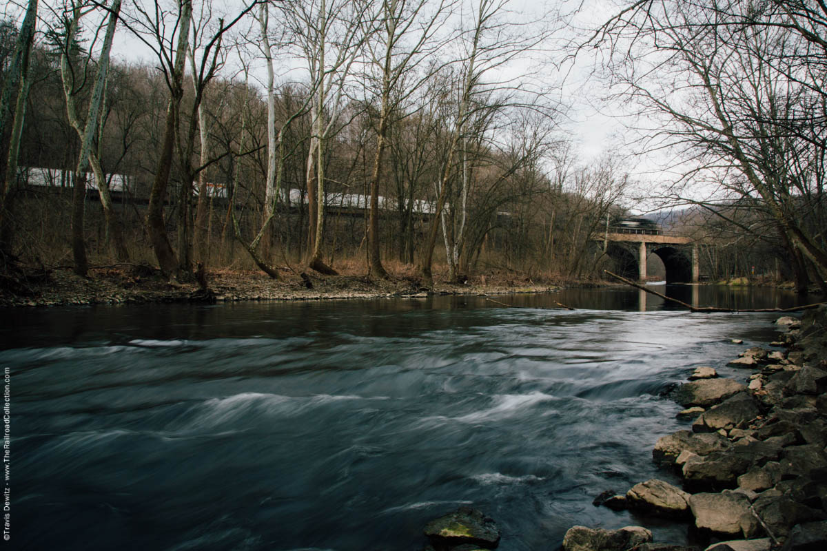 ns-intermodal-train-arched-bridge-little-juniata-river-tyrone-pa-4387