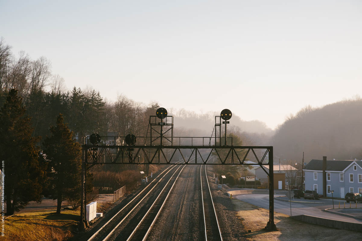 pennsy-signal-bridge-foggy-sunrise-ns-pittsburgh-line-summerhill-pa-3174